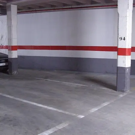 Grande, Luminoso Y Con Garage, 3 En El Camino De Santiago