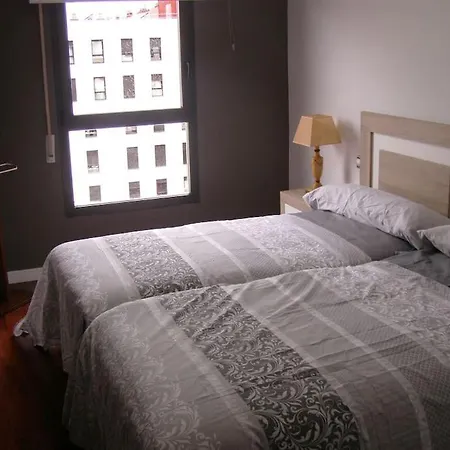 Grande, Luminoso Y Con Garage, 3 En El Camino De Santiago 아파트 *