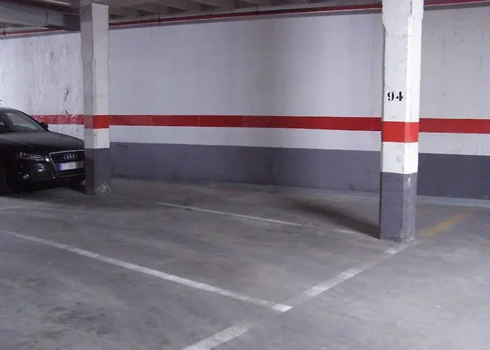 Grande, Luminoso Y Con Garage, 3 En El Camino De Santiago